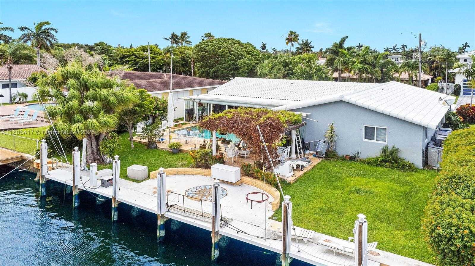 Small Image of 2770 NORTH EAST 8TH CT, Pompano Beach Number 4