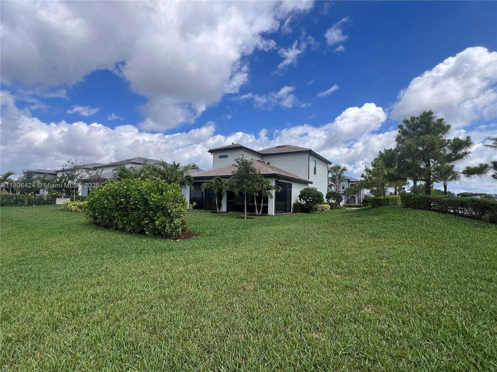 Small Image of 2814 PRIMROSE PL, Oakland Park Number 14