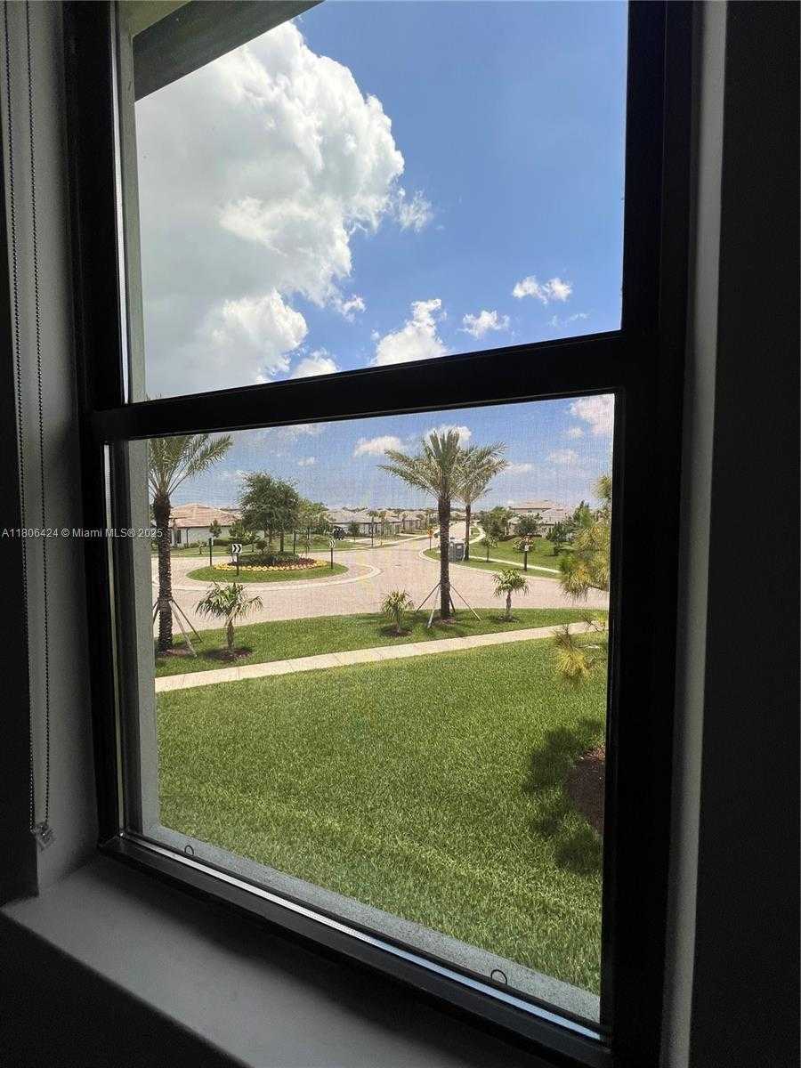 Small Image of 2814 PRIMROSE PL, Oakland Park Number 30