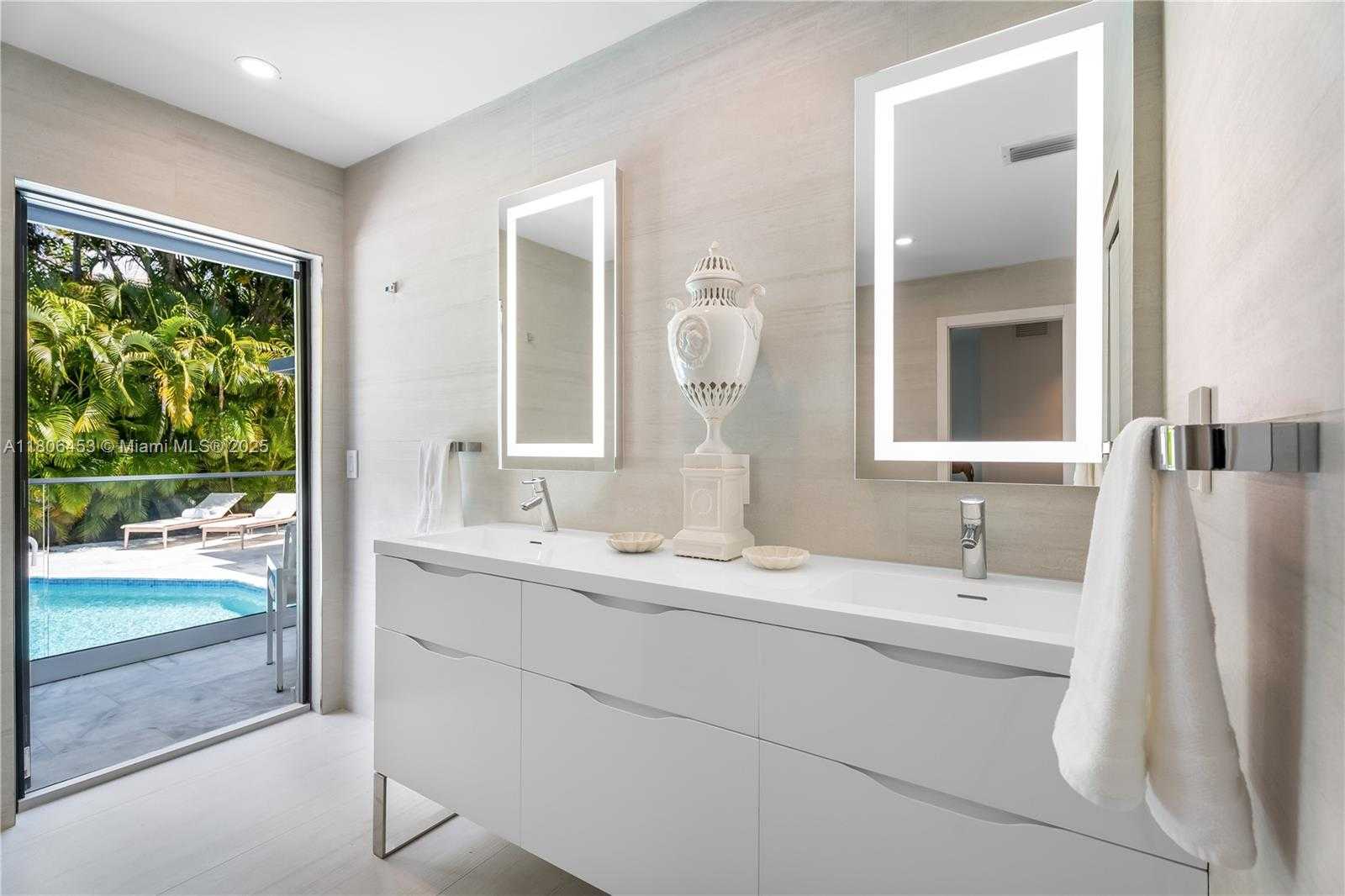 Small Image of 5970 ALTON RD, Miami Beach Number 21