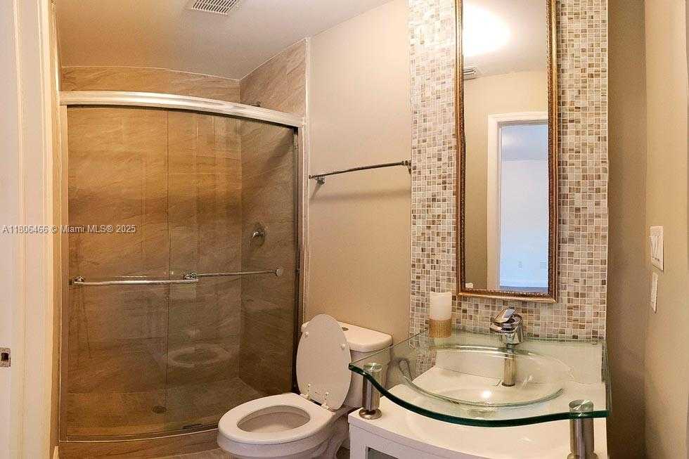 Small Image of 6634 SOUTH WEST 76TH TER, South Miami Number 10