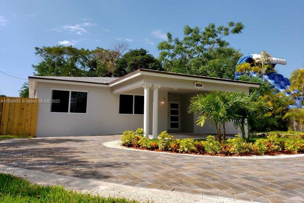 Small Image of 6634 SOUTH WEST 76TH TER, South Miami Number 3