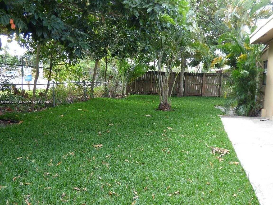 Small Image of 2507 NORTH 66TH AVE, Hollywood Number 18