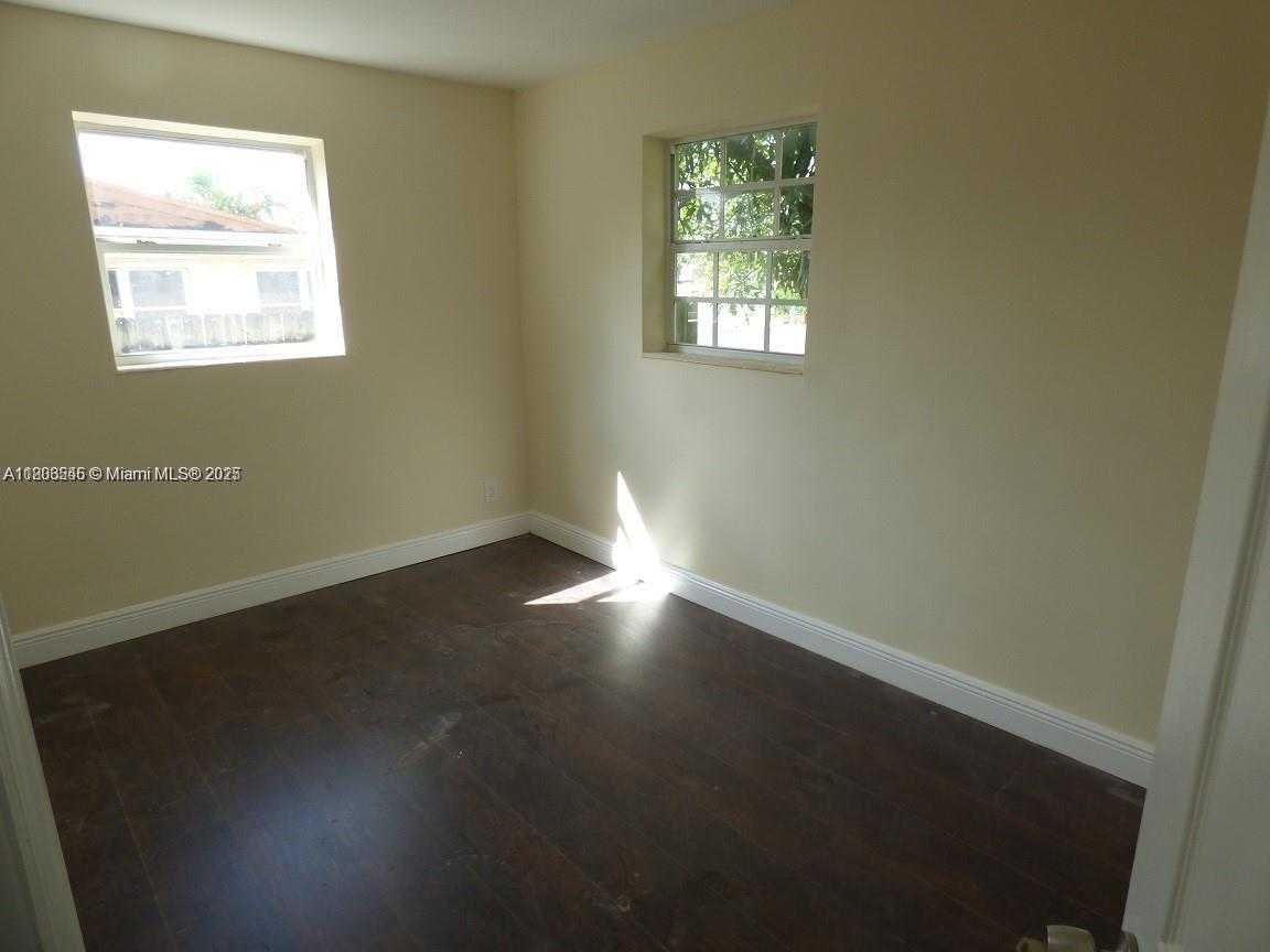 Small Image of 2507 NORTH 66TH AVE, Hollywood Number 5