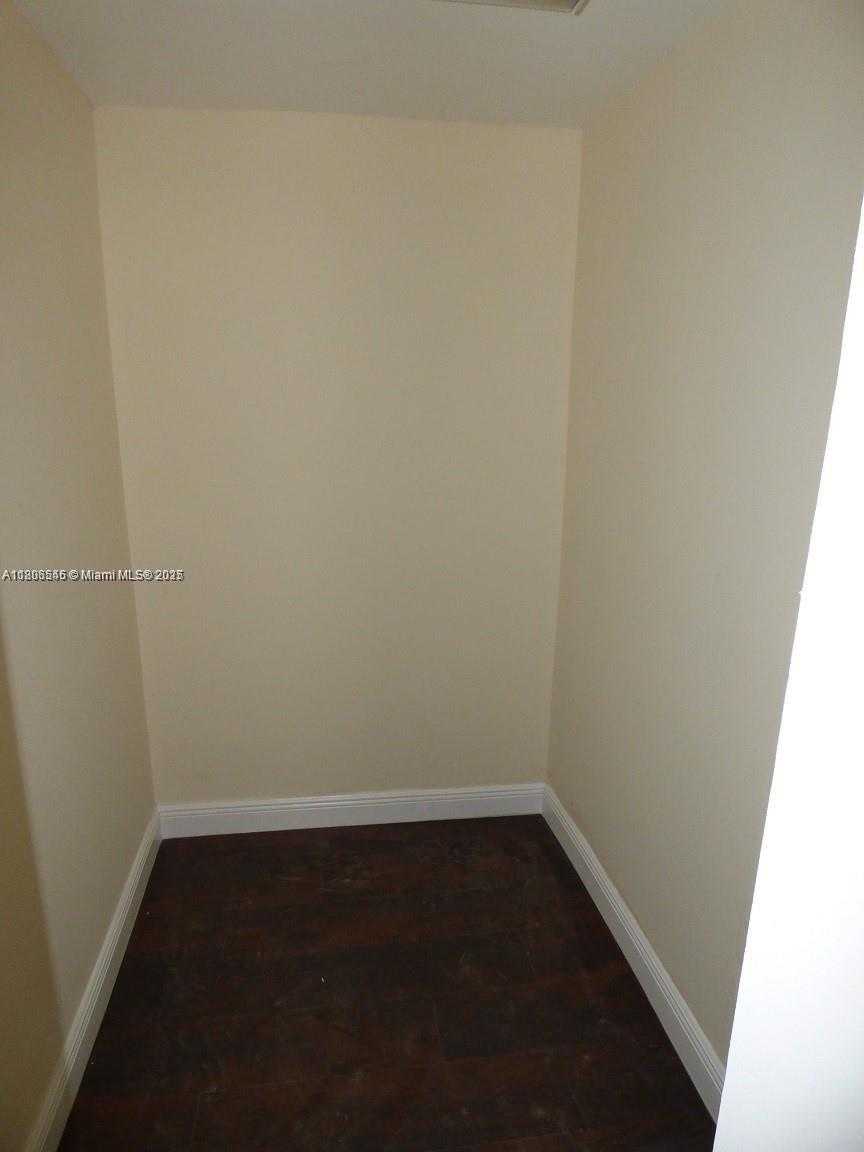 Small Image of 2507 NORTH 66TH AVE, Hollywood Number 7