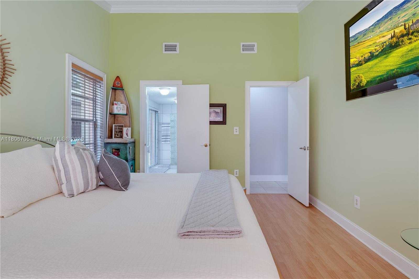 Small Image of 11362 SOUTH WEST 129TH CT, Miami Number 17