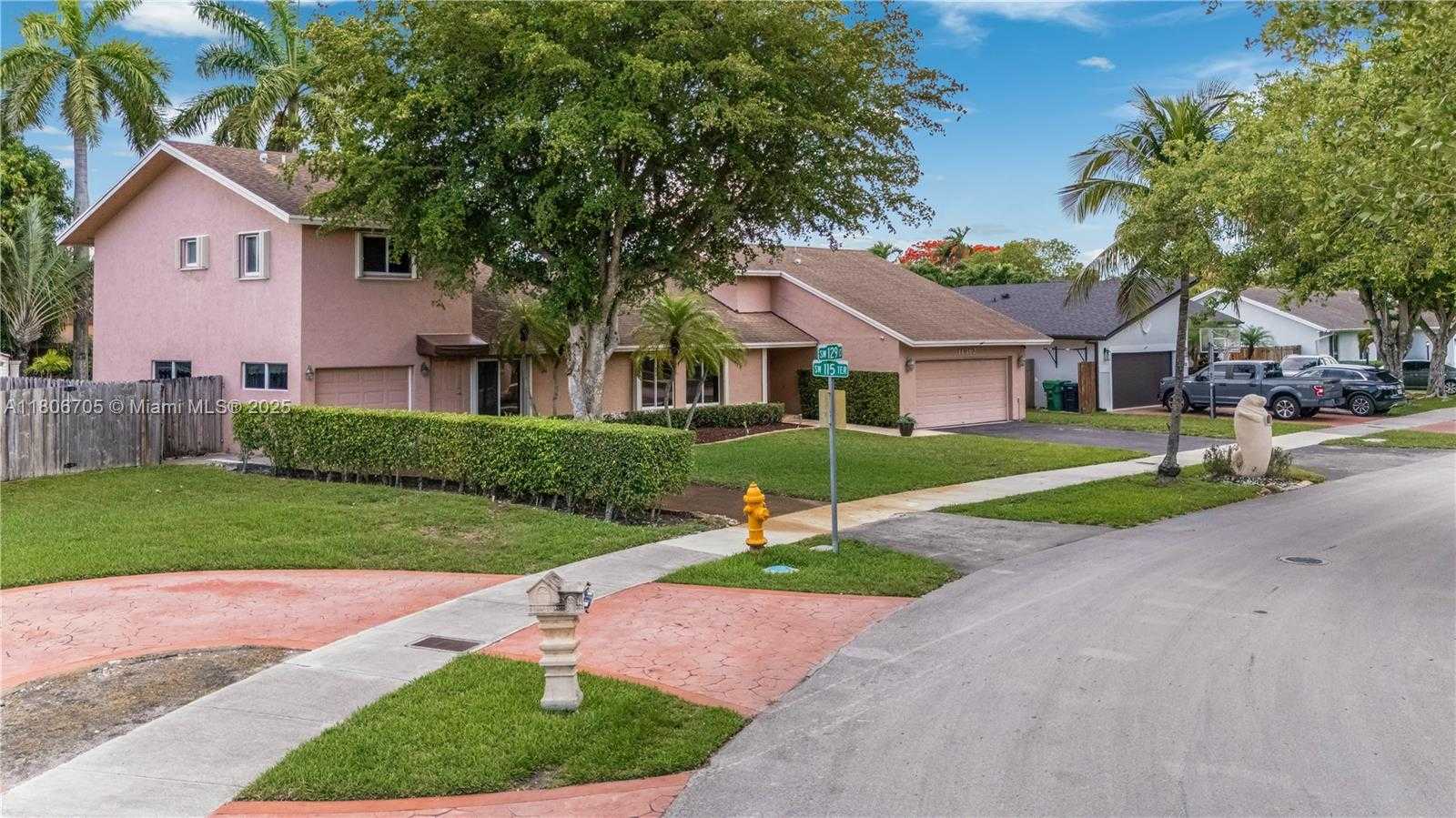 Small Image of 11362 SOUTH WEST 129TH CT, Miami Number 2