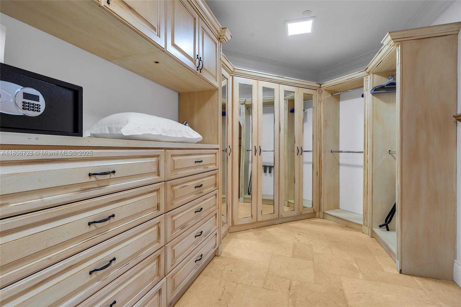 Small Image of 1011 RHODES VILLA AVE, Delray Beach Number 77