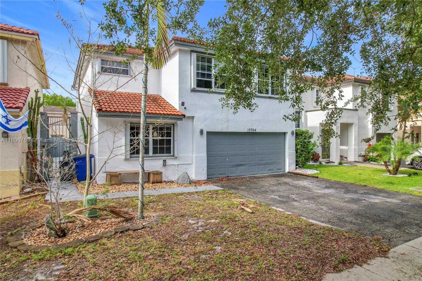 Small Image of 10764 LENOX RD, Cooper City Number 3