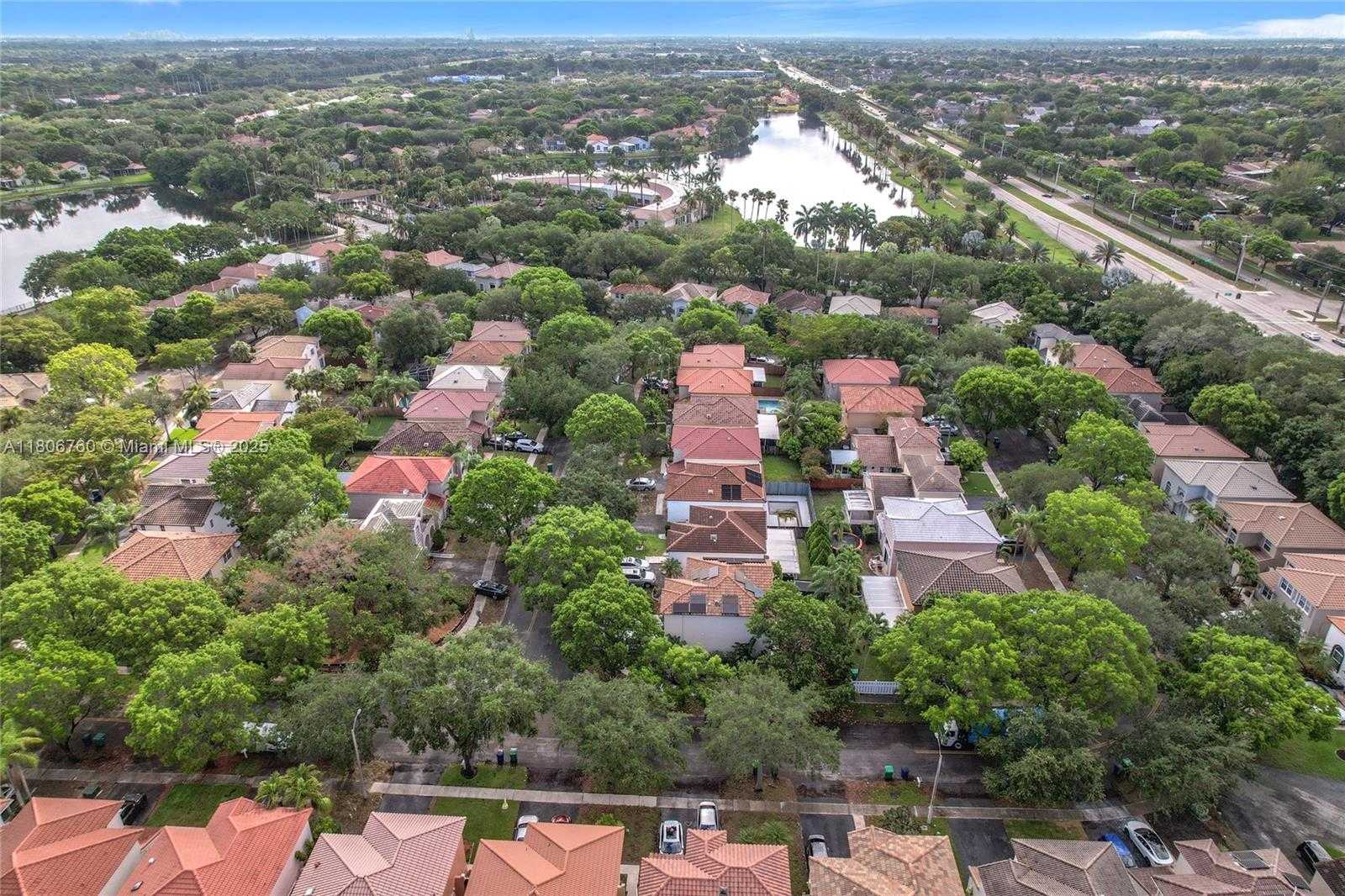 Small Image of 10764 LENOX RD, Cooper City Number 51