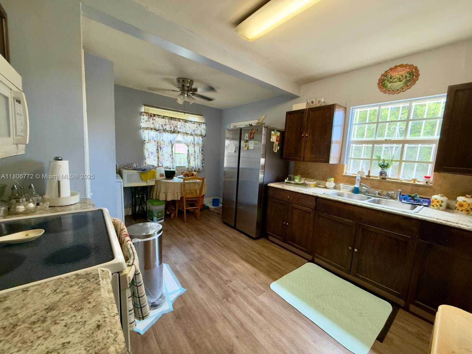 Small Image of 285 NORTH WEST 50TH AVE, Miami Number 11