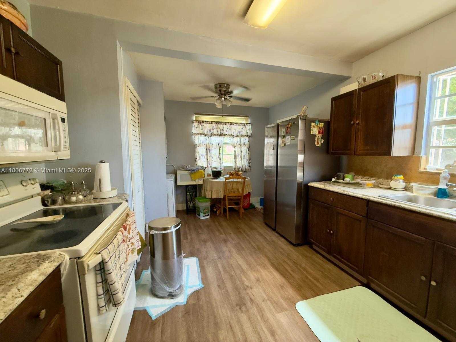 Small Image of 285 NORTH WEST 50TH AVE, Miami Number 12