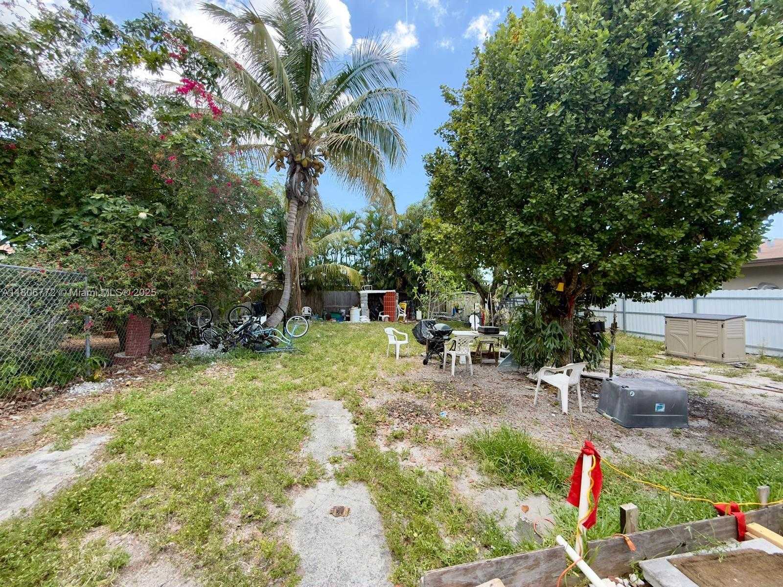 Small Image of 285 NORTH WEST 50TH AVE, Miami Number 17