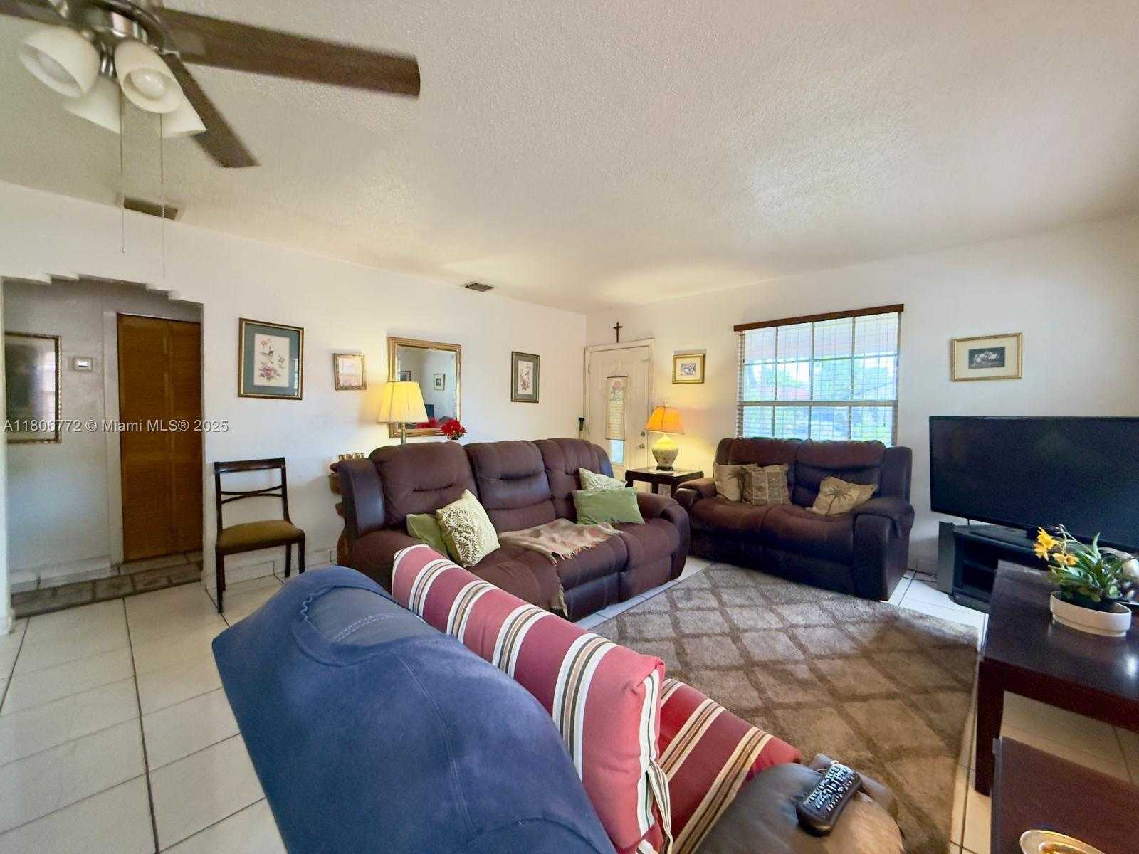 Small Image of 285 NORTH WEST 50TH AVE, Miami Number 5