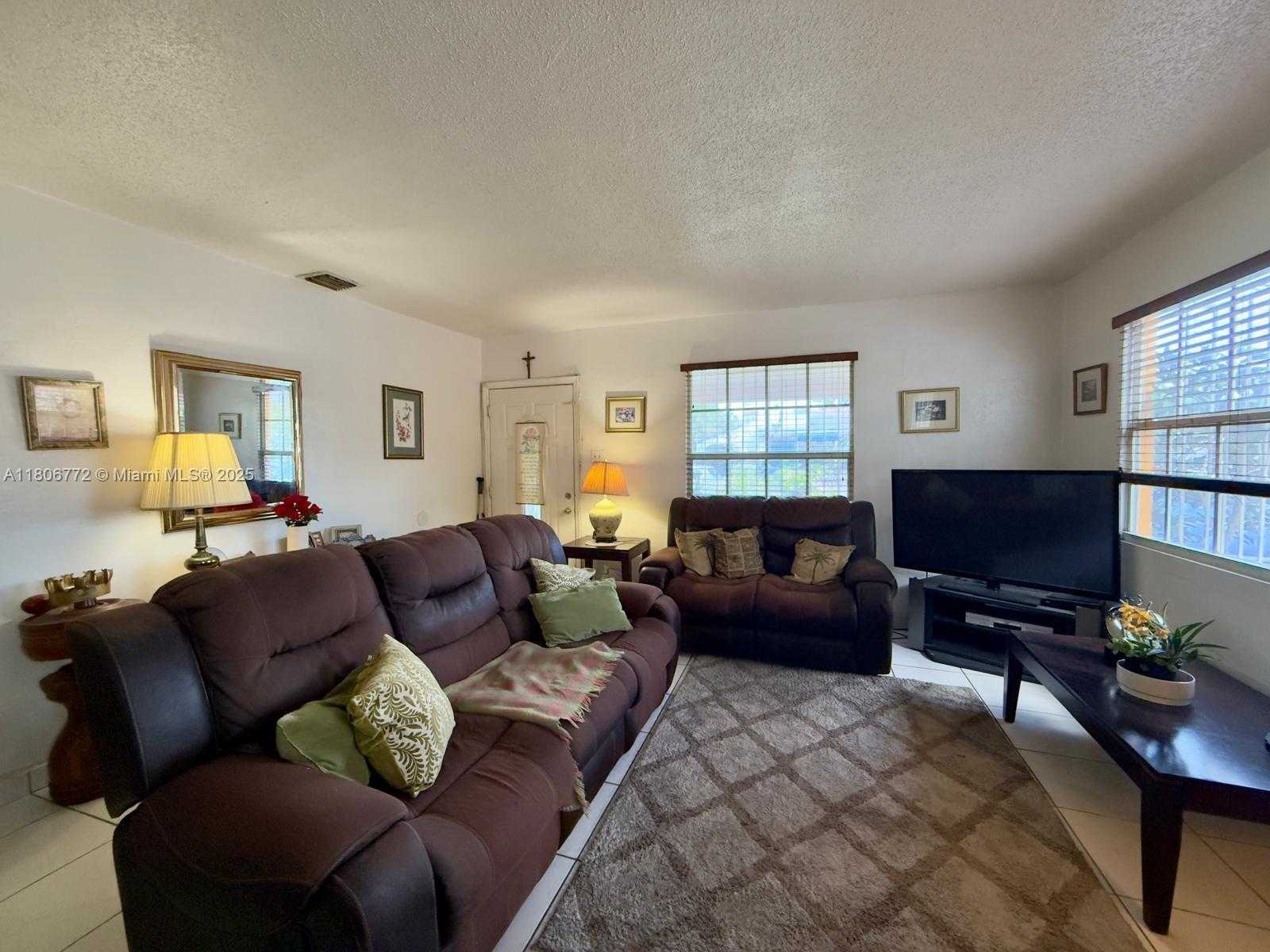 Small Image of 285 NORTH WEST 50TH AVE, Miami Number 6