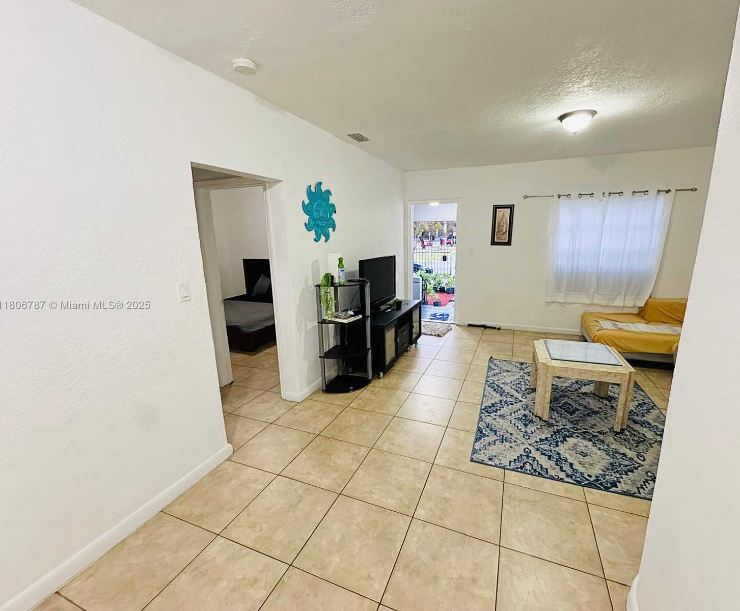Small Image of 301 NORTH WEST 37TH ST, Miami Number 10