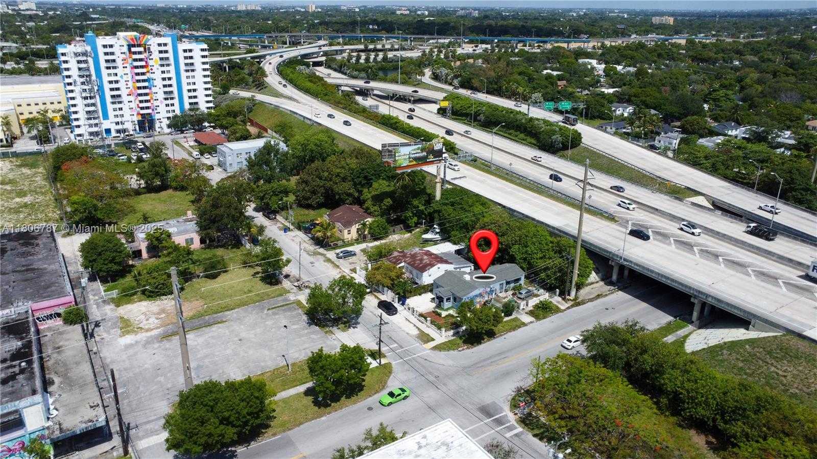 Small Image of 301 NORTH WEST 37TH ST, Miami Number 3