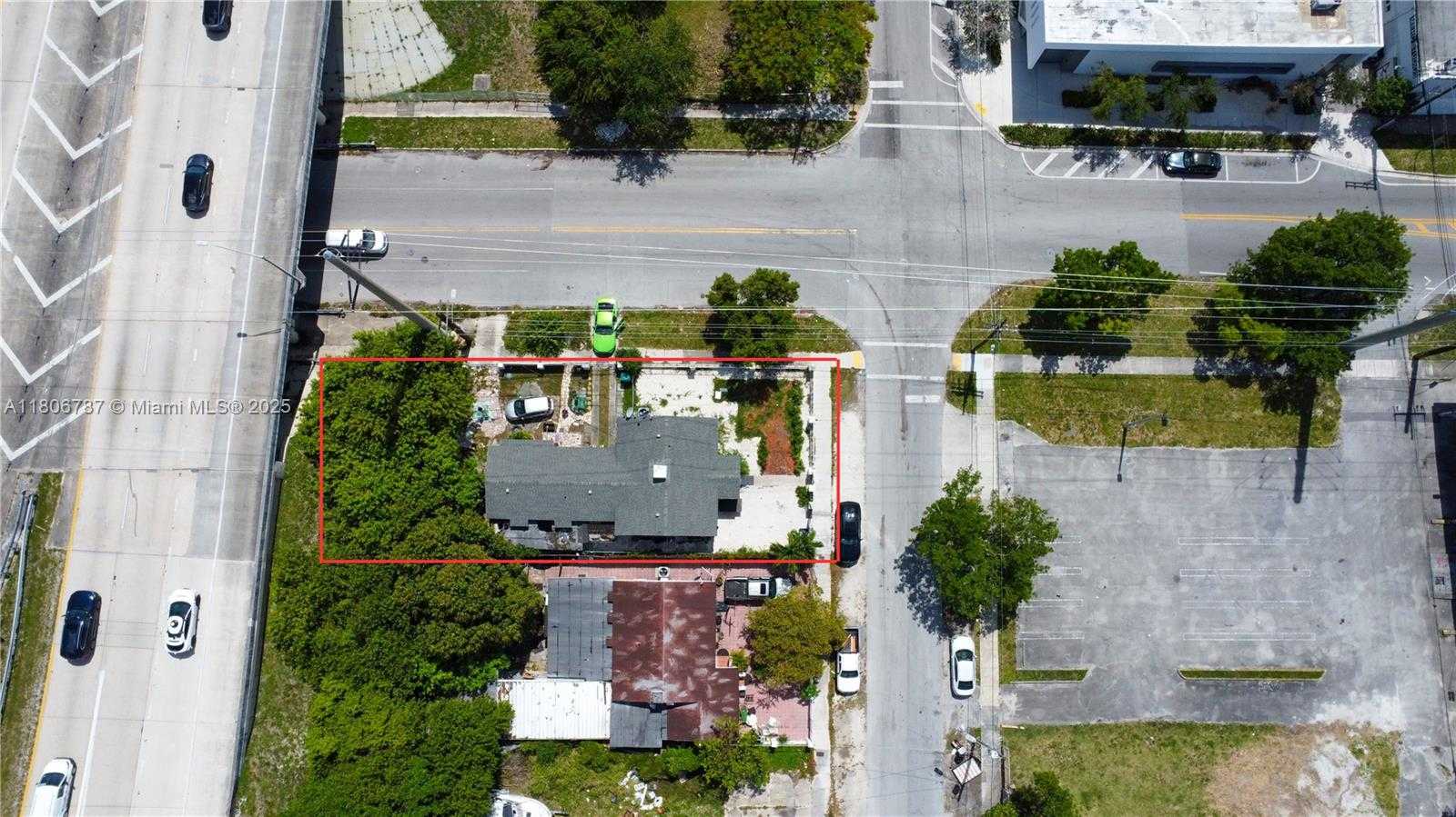 Small Image of 301 NORTH WEST 37TH ST, Miami Number 6