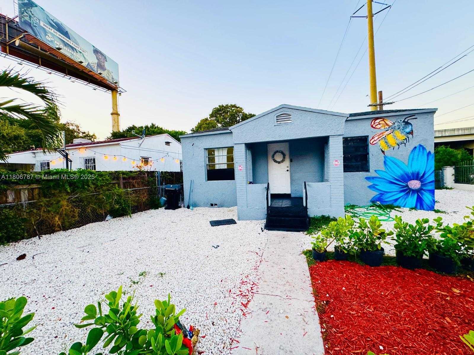 Small Image of 301 NORTH WEST 37TH ST, Miami Number 7