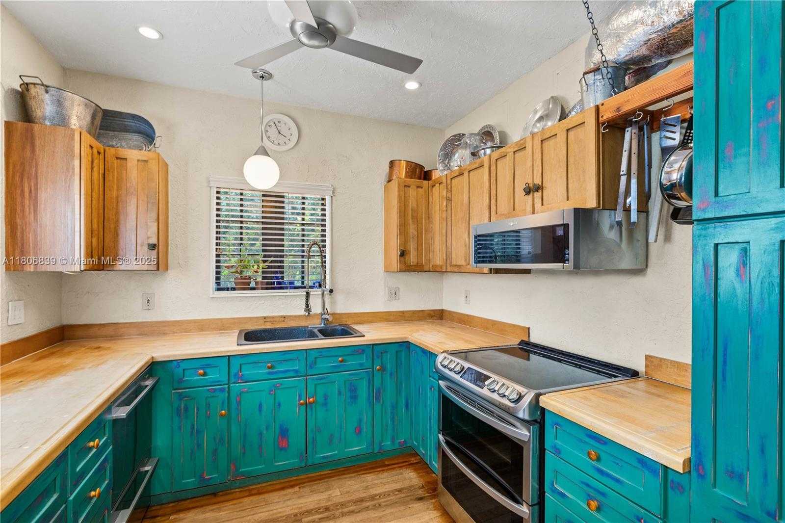 Small Image of 1510 MADRID STREET, Coral Gables Number 11