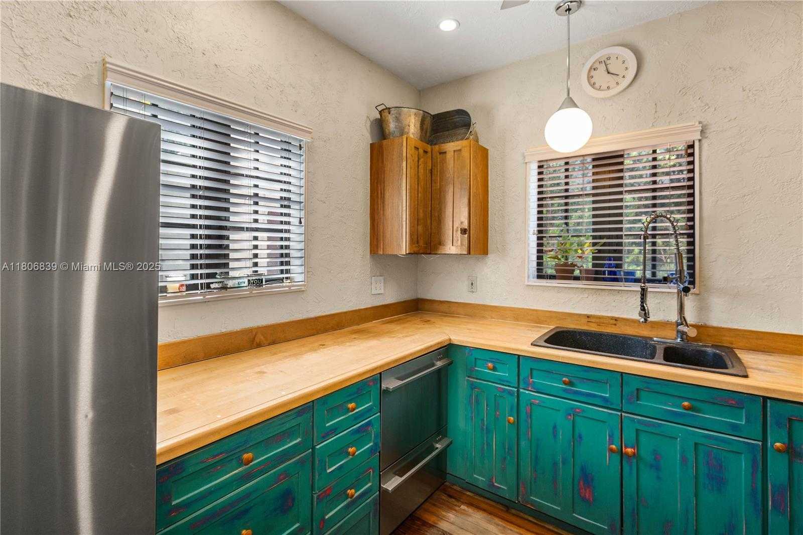 Small Image of 1510 MADRID STREET, Coral Gables Number 12
