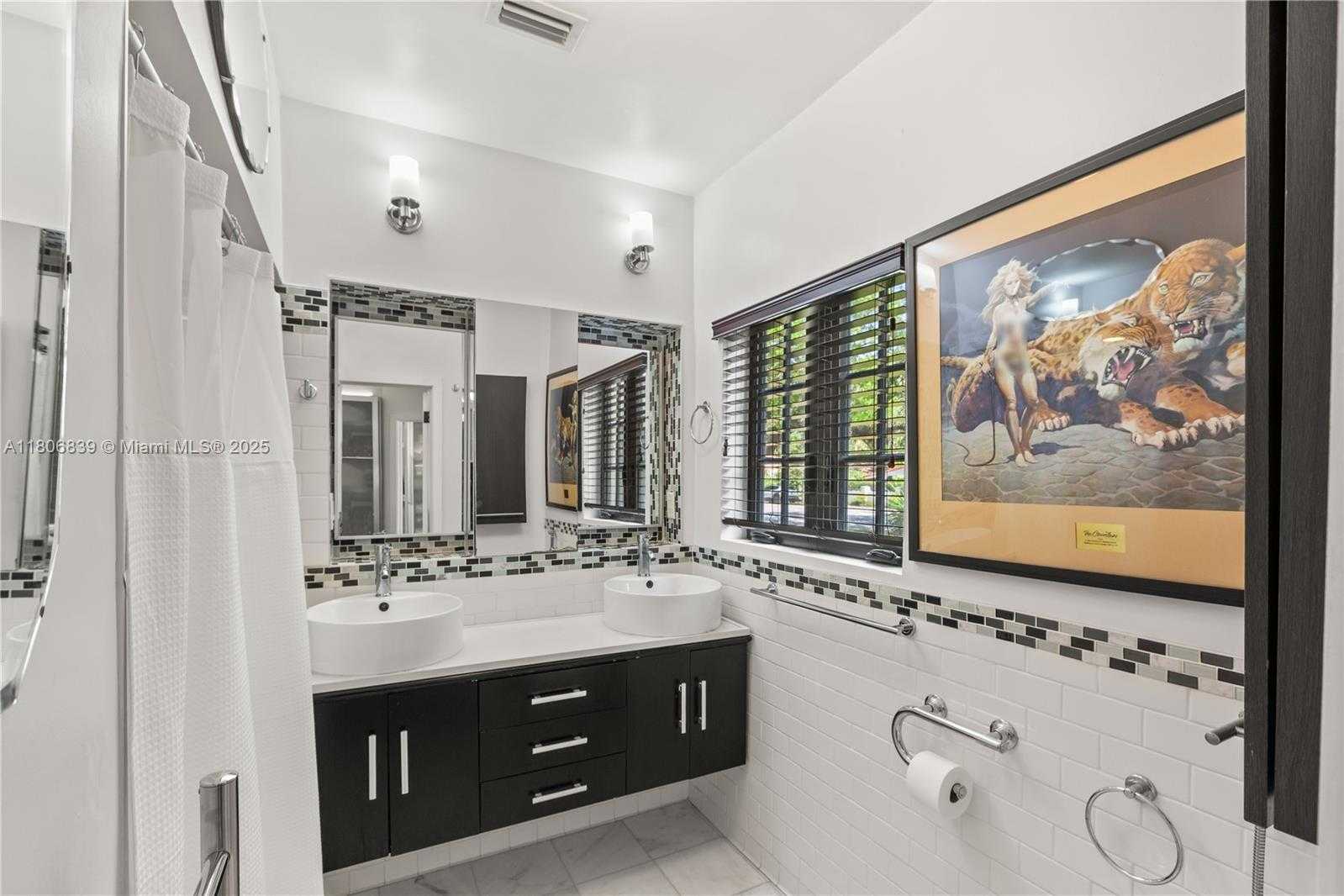 Small Image of 1510 MADRID STREET, Coral Gables Number 18