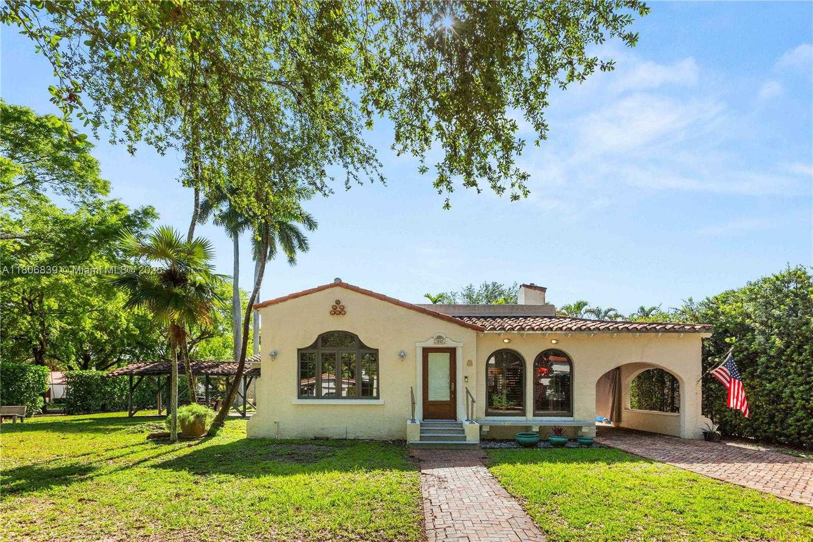 Small Image of 1510 MADRID STREET, Coral Gables Number 2
