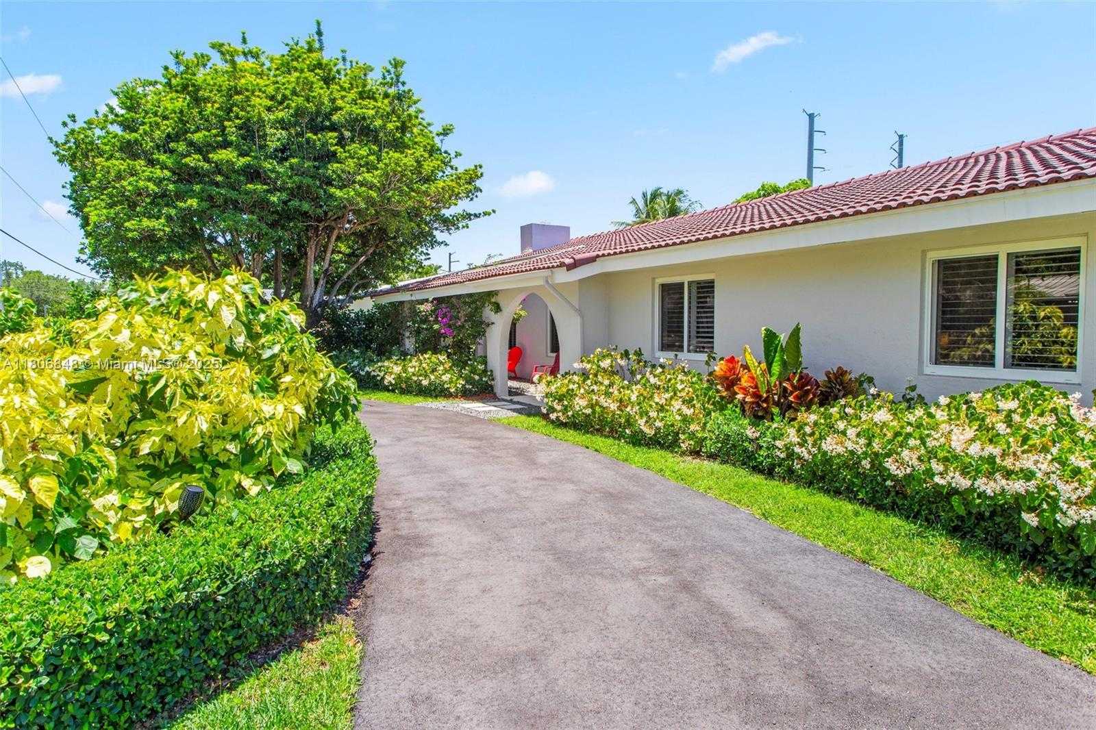 Small Image of 14270 SOUTH WEST 74TH CT, Palmetto Bay Number 10