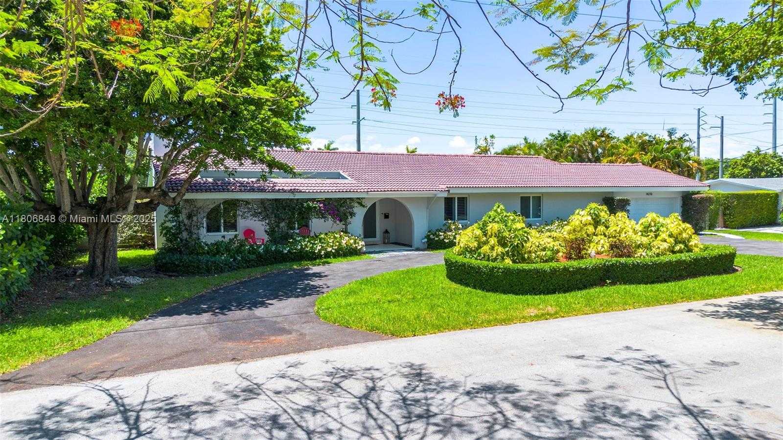 Small Image of 14270 SOUTH WEST 74TH CT, Palmetto Bay Number 7