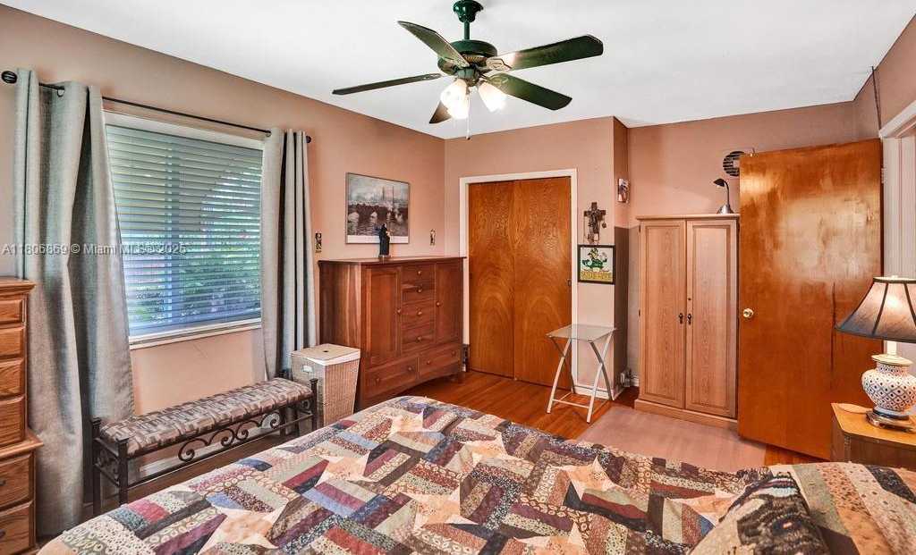 Small Image of 34 NORTH WEST 99TH ST, Miami Shores Number 23