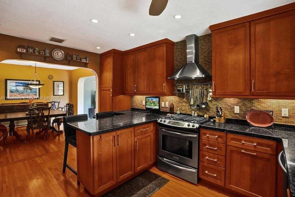 Small Image of 34 NORTH WEST 99TH ST, Miami Shores Number 24