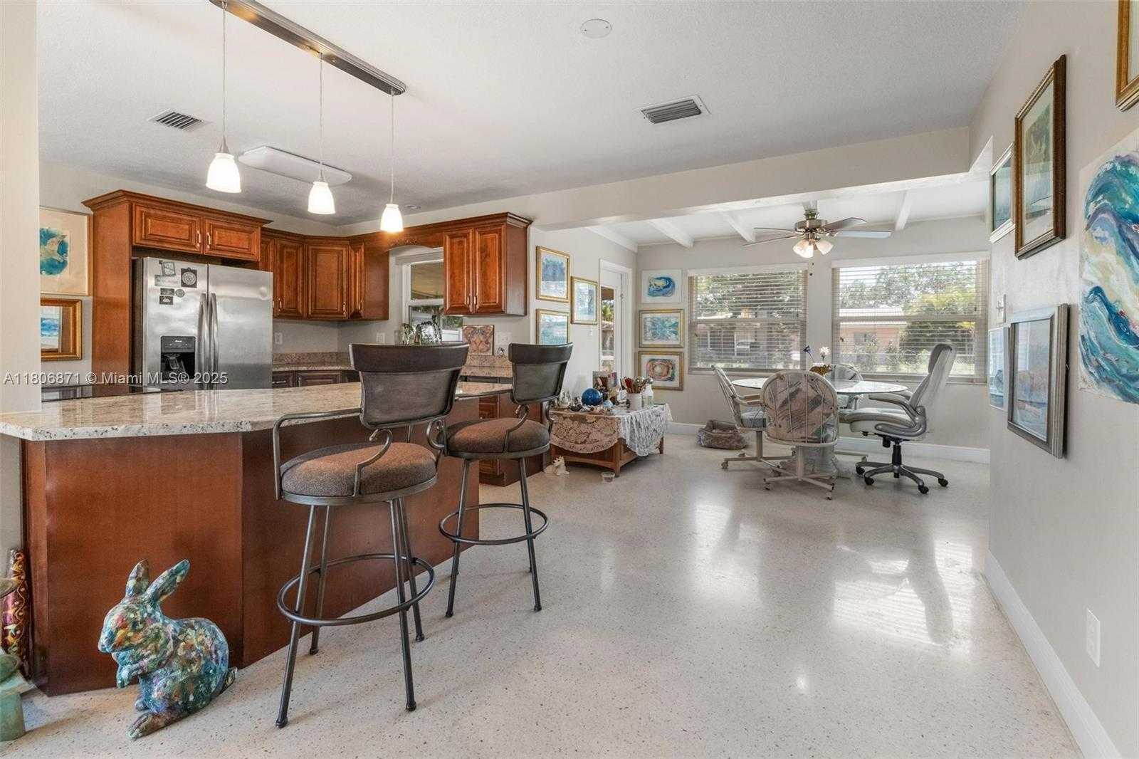 Small Image of 172 NORTH EAST 45 AVE, St Petersburg Number 5