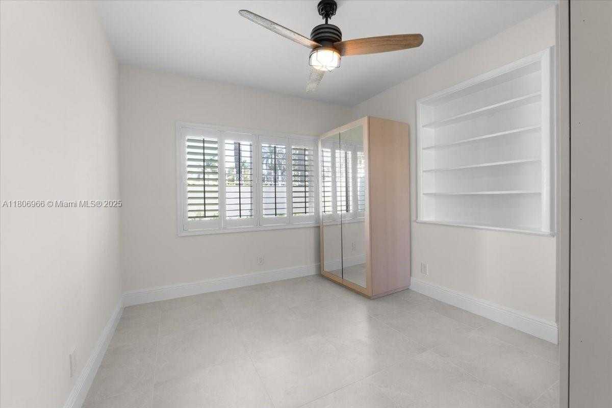 Small Image of 1635 SEABREEZE BLVD, Fort Lauderdale Number 11
