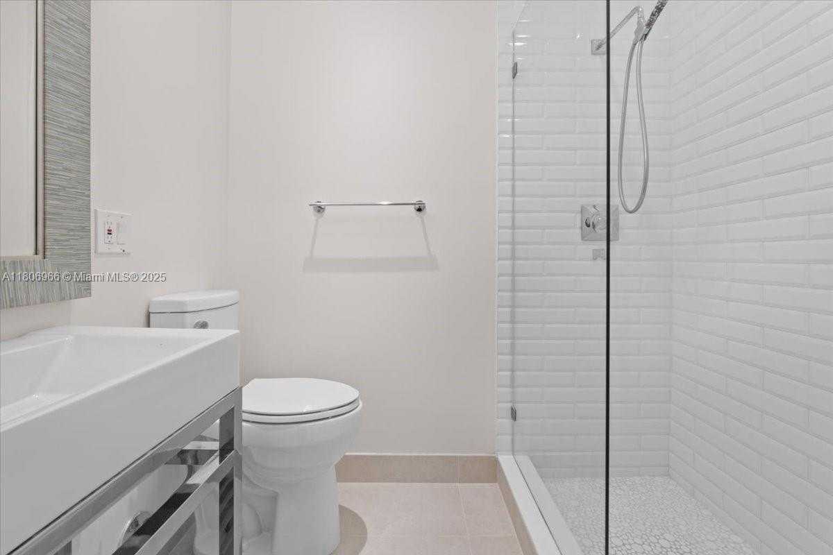 Small Image of 1635 SEABREEZE BLVD, Fort Lauderdale Number 12