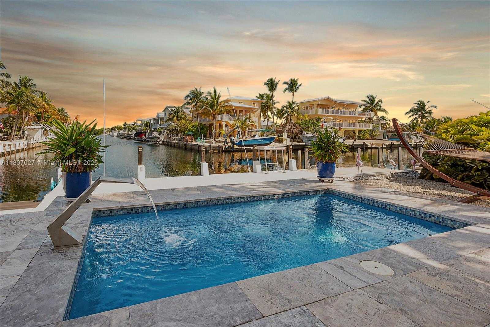 Small Image of 141 EL CAPITAN DR, Islamorada Number 3
