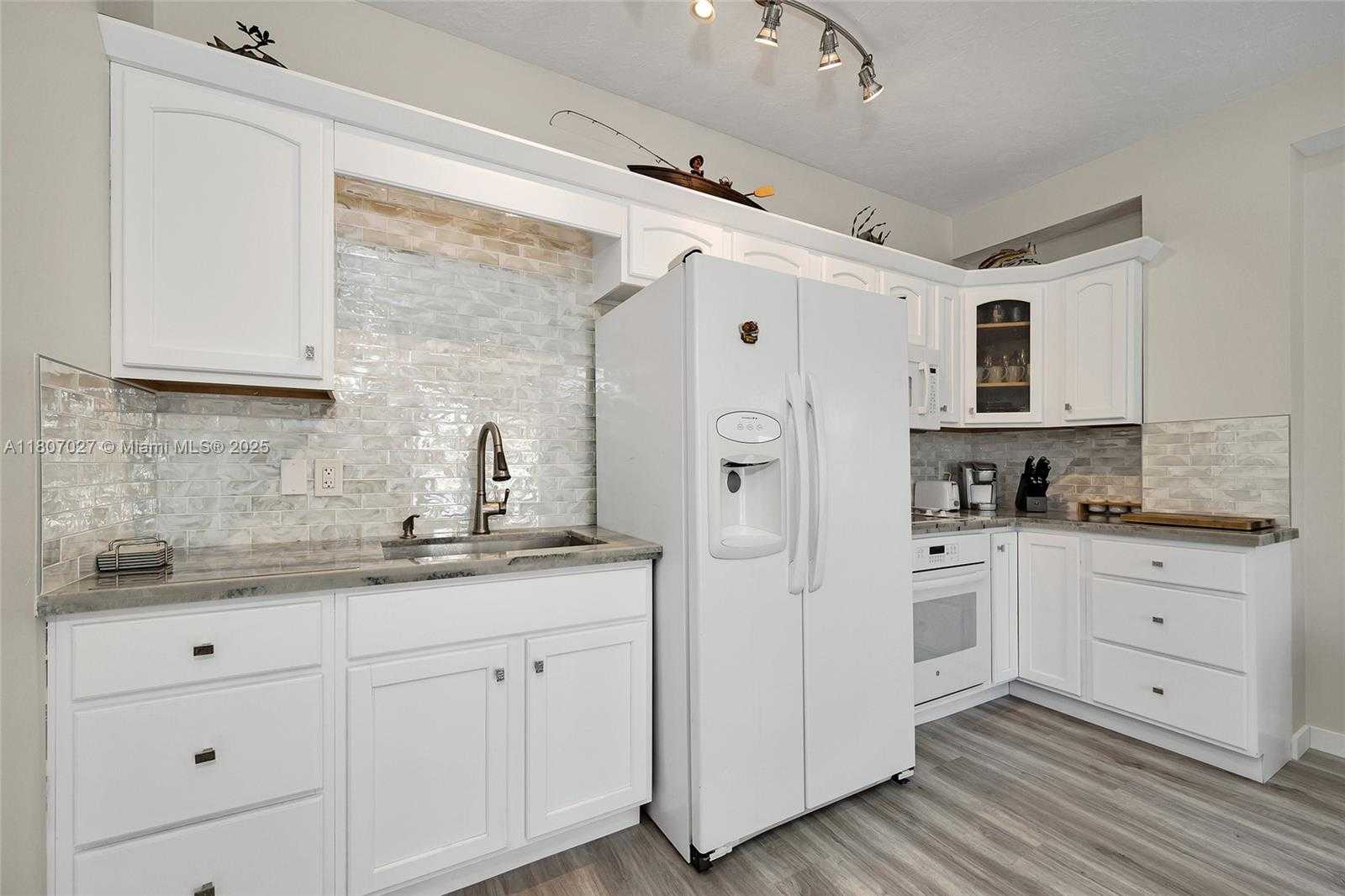 Small Image of 141 EL CAPITAN DR, Islamorada Number 48