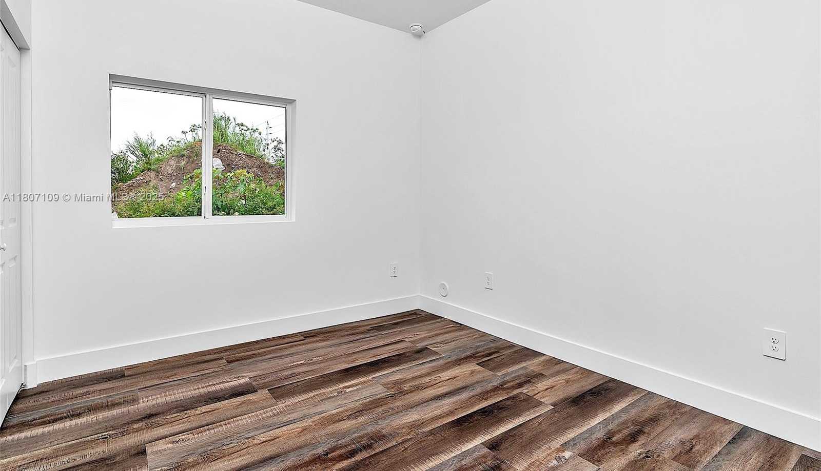 Small Image of 24062 SOUTH WEST 116TH CT, Homestead Number 22
