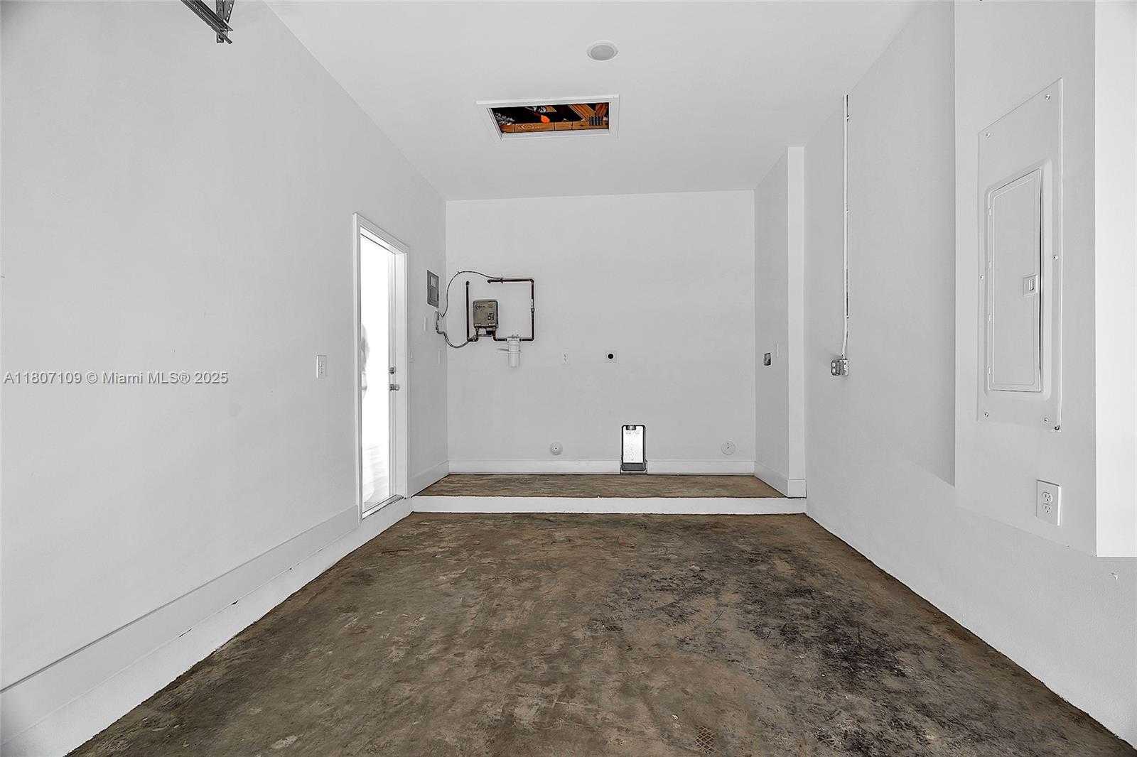 Small Image of 24062 SOUTH WEST 116TH CT, Homestead Number 27