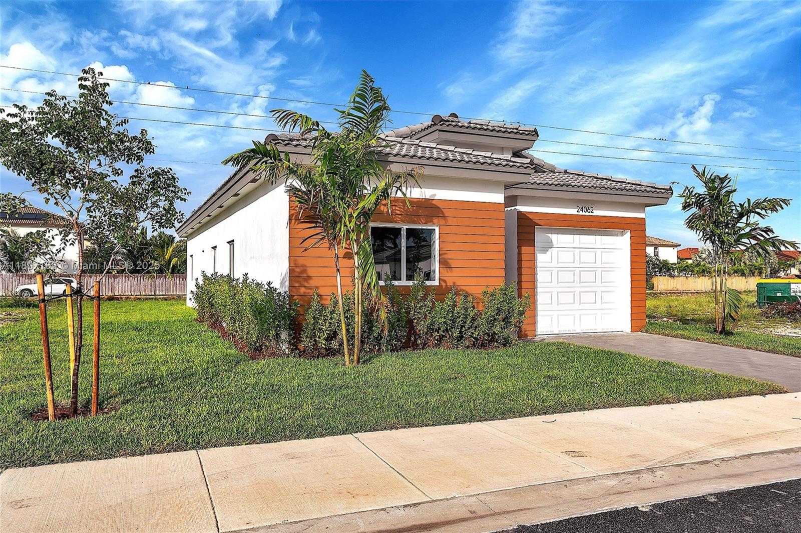 Small Image of 24062 SOUTH WEST 116TH CT, Homestead Number 3