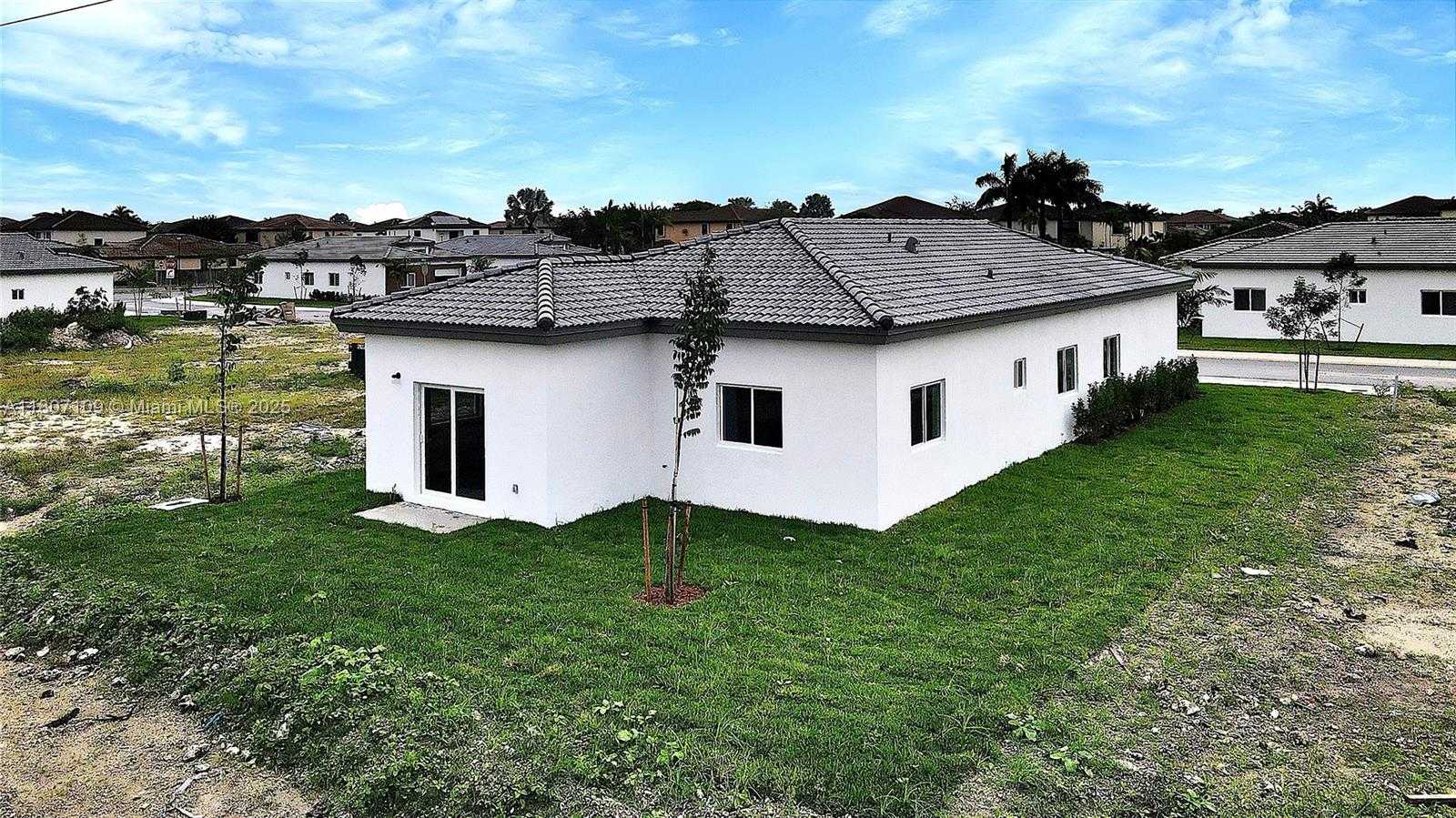Small Image of 24062 SOUTH WEST 116TH CT, Homestead Number 4