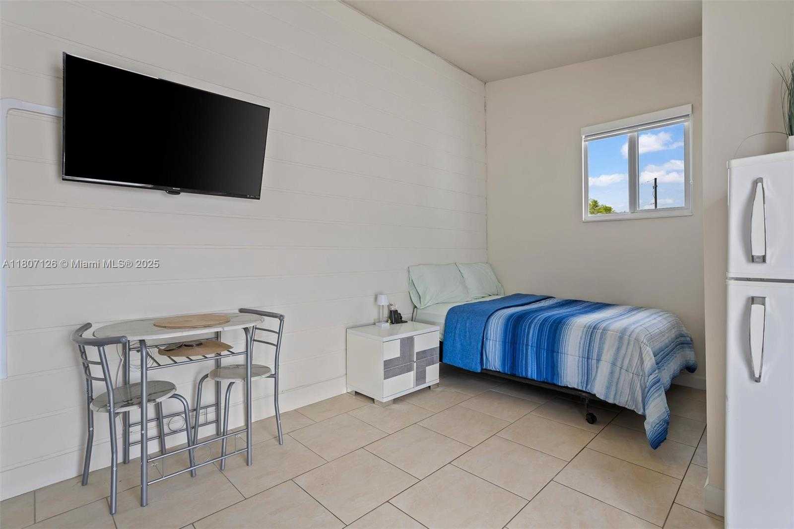 Small Image of 881 NORTH WEST 177TH TER, Miami Gardens Number 14