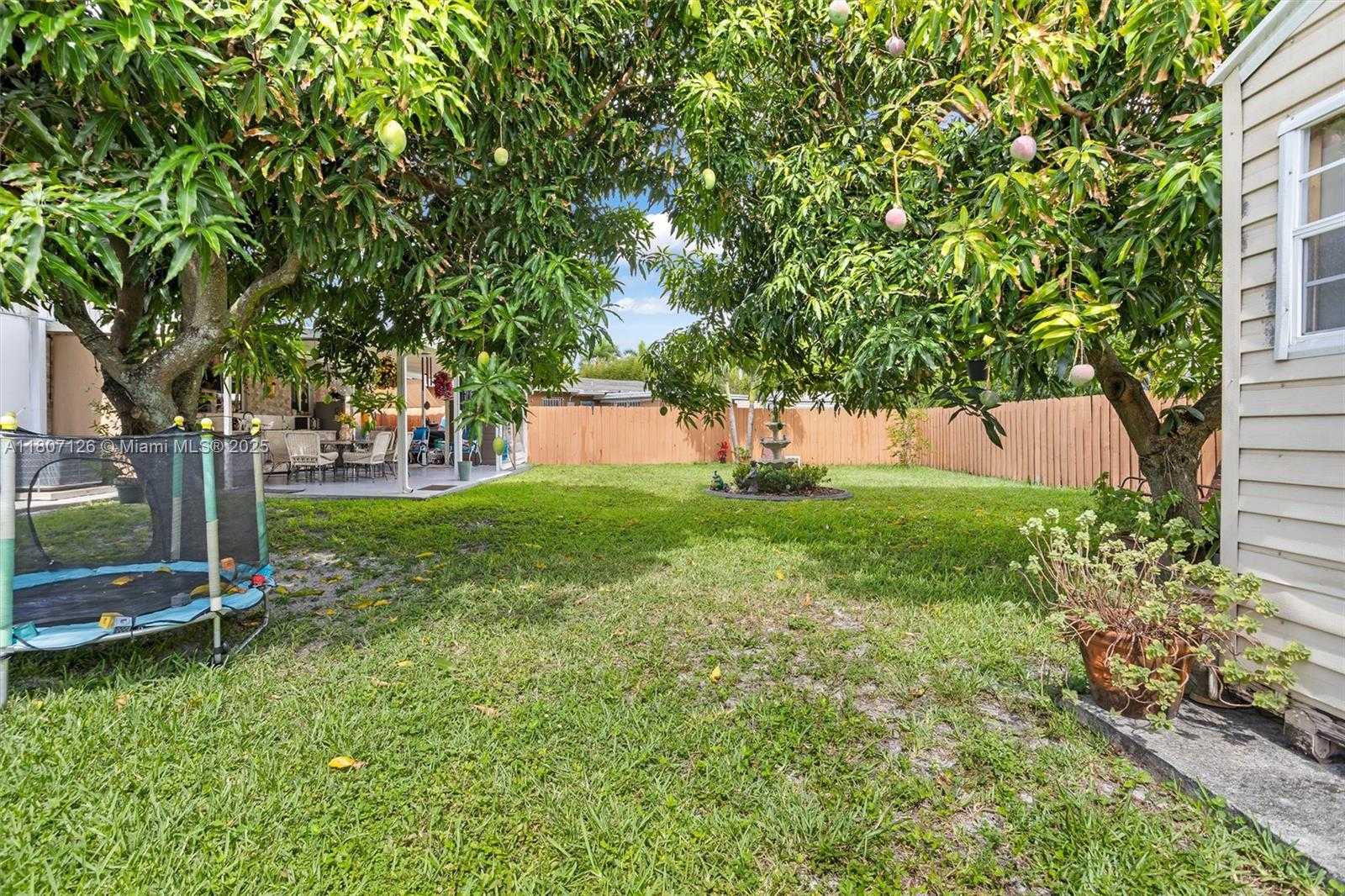 Small Image of 881 NORTH WEST 177TH TER, Miami Gardens Number 23