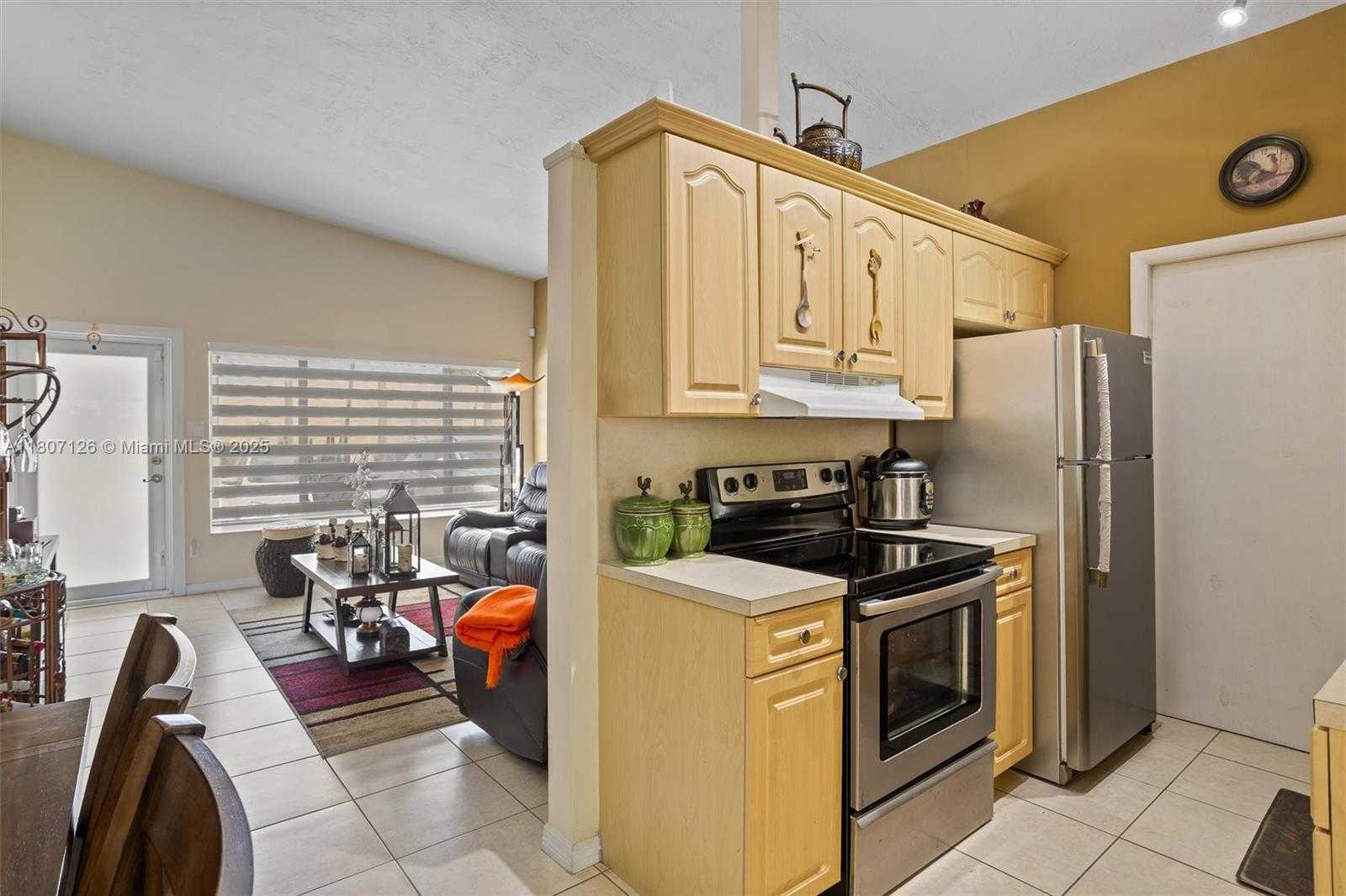 Small Image of 881 NORTH WEST 177TH TER, Miami Gardens Number 6