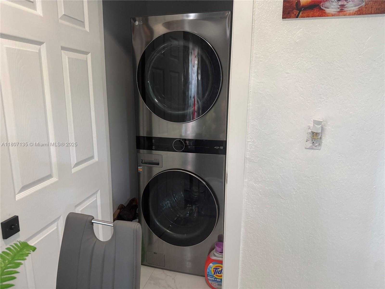 Small Image of 14581 JACKSON ST, Miami Number 11