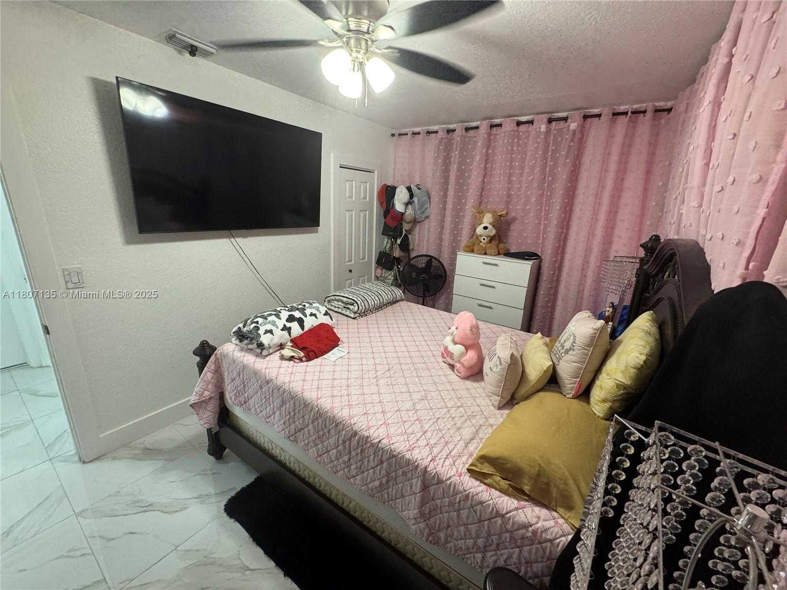 Small Image of 14581 JACKSON ST, Miami Number 19