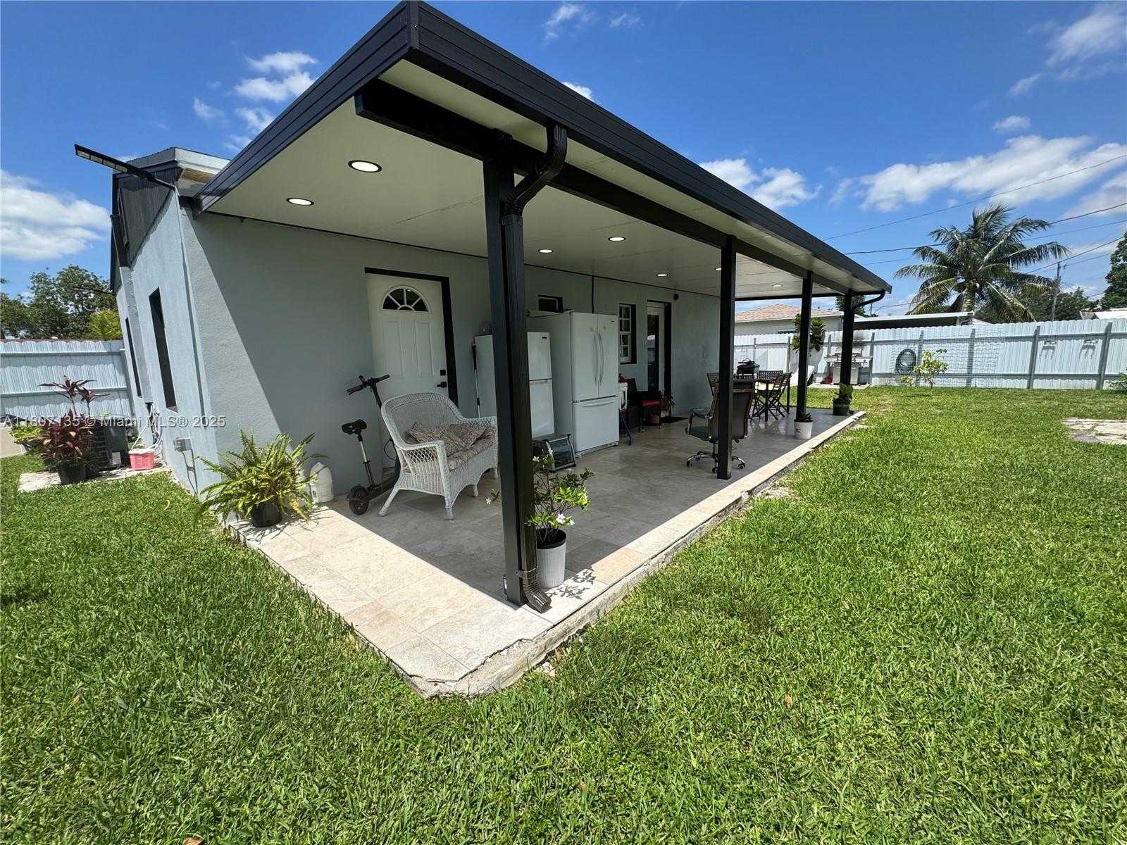 Small Image of 14581 JACKSON ST, Miami Number 22