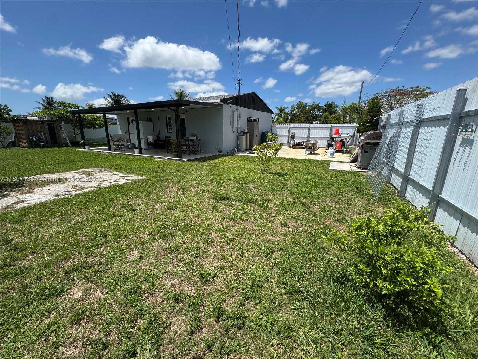 Small Image of 14581 JACKSON ST, Miami Number 23