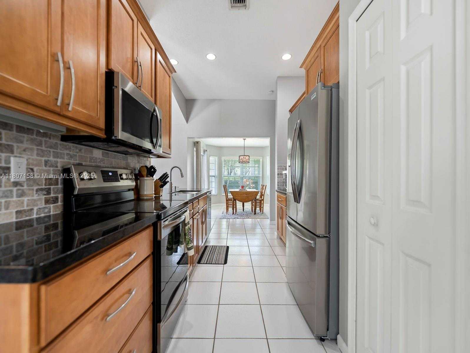 Small Image of 2703 AUGUSTA DR, Homestead Number 9