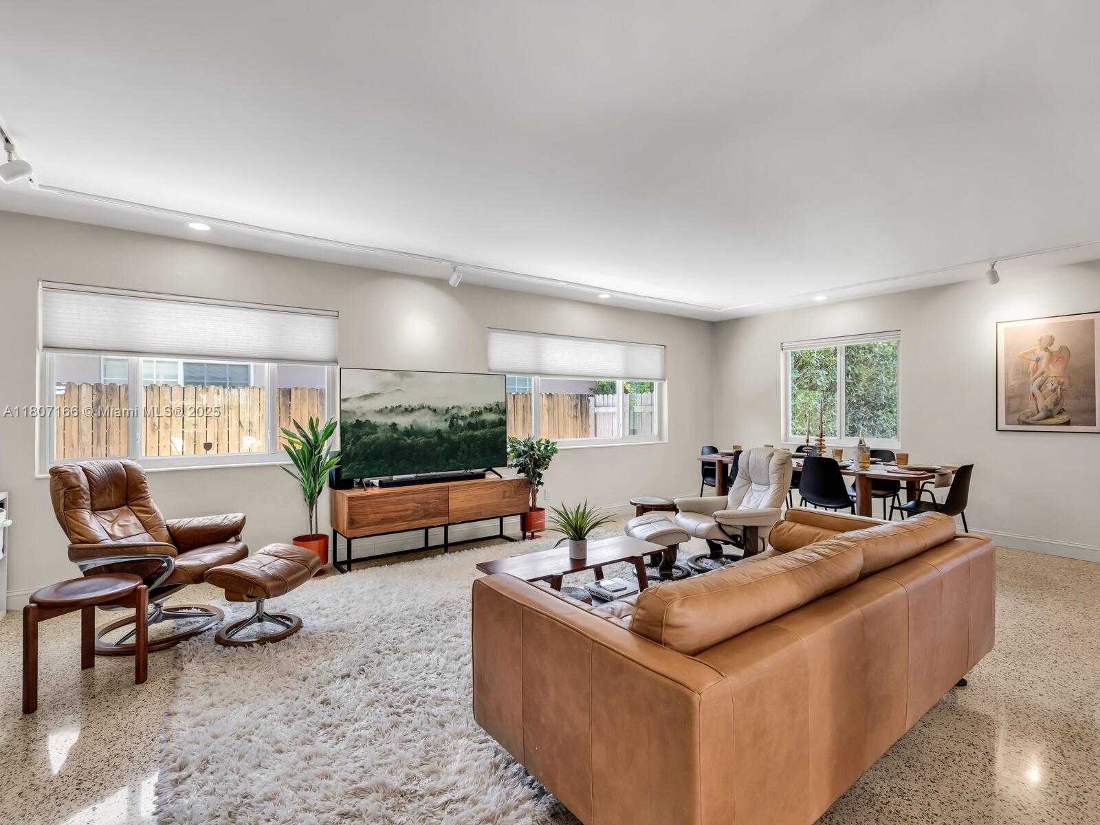 Small Image of 1221 NORTH EAST 85TH ST, Miami Number 12