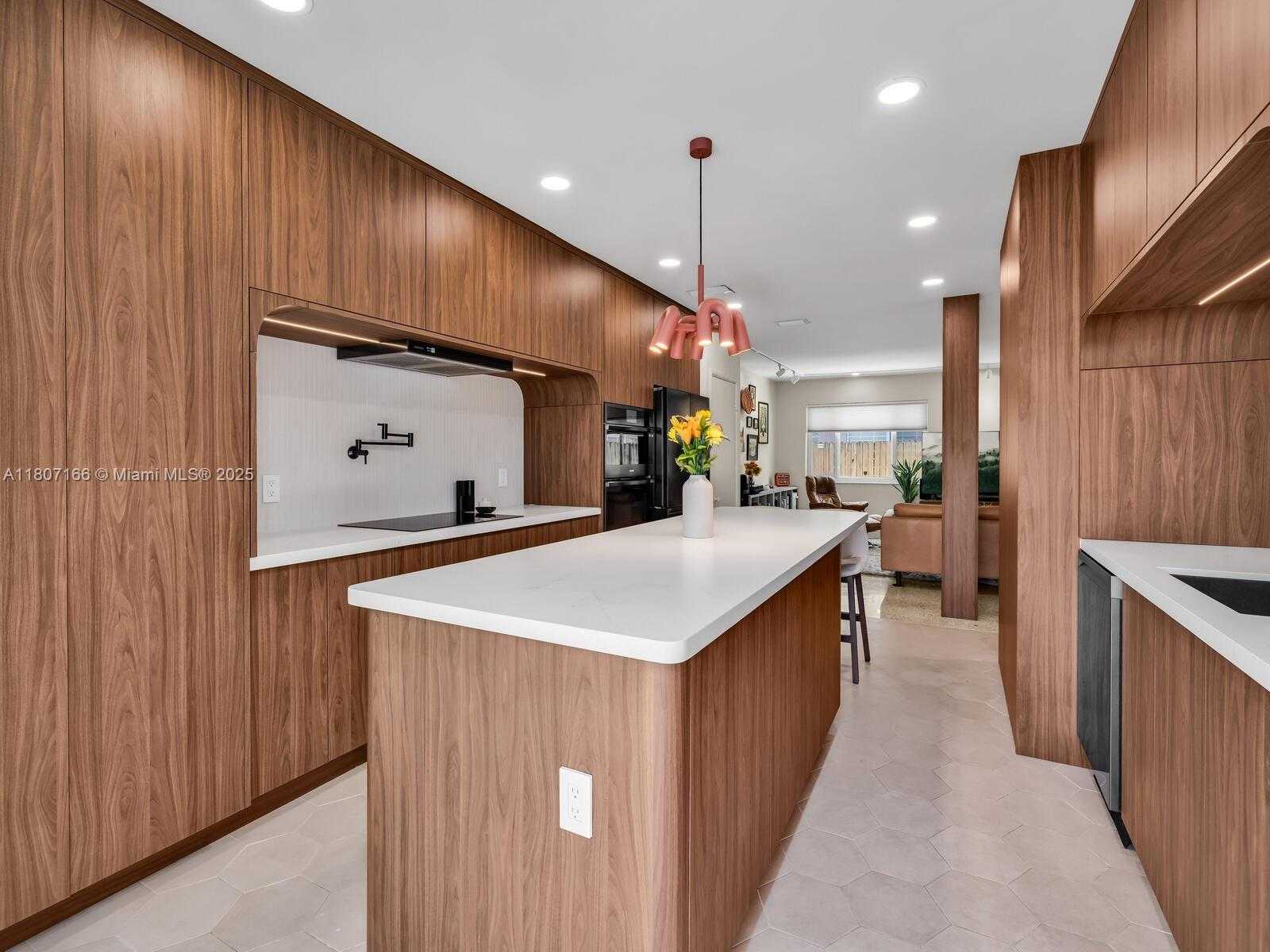 Small Image of 1221 NORTH EAST 85TH ST, Miami Number 18